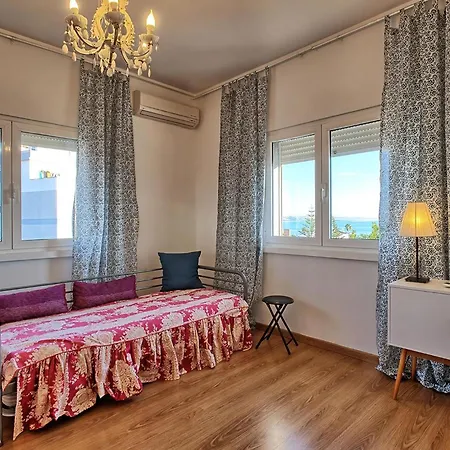 Fuer 7 Personenund 1 Kind In Paco De Arcos, Regiao De Lisboa Costa Do Estoril