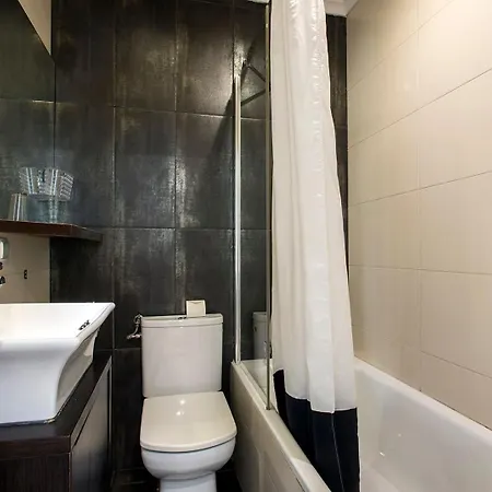 Fuer 7 Personenund 1 Kind In Paco De Arcos, Regiao De Lisboa Costa Do Estoril Apartamento *