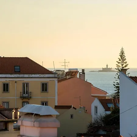 Fuer 7 Personenund 1 Kind In Paco De Arcos, Regiao De Lisboa Costa Do Estoril